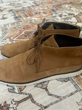 UGG Men's Tan Suede Chukka Boots